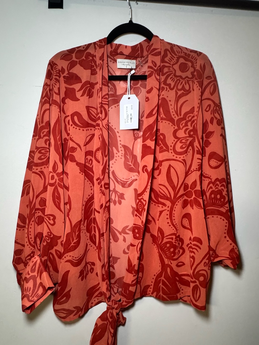 Dress Forum Coral and Red Floral Tie-Front Kimono Top